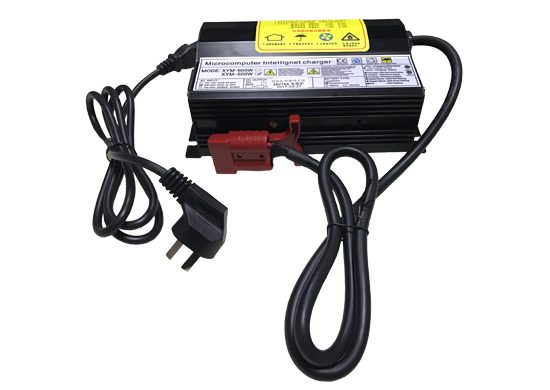 LQ-BQ001-24V15A免维护电池充电器